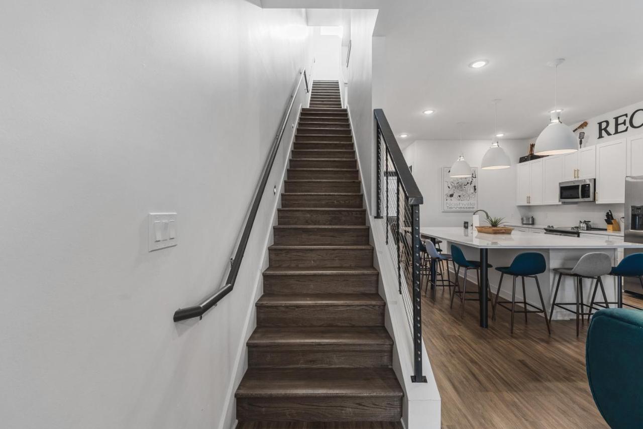 Spacious Home With Large Patio Rooftop Deck And Garage Nashville Eksteriør bilde