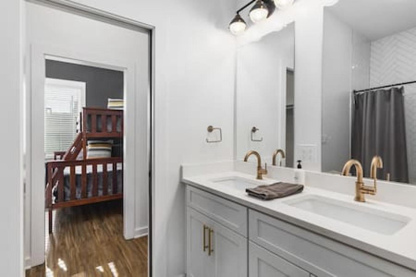 Spacious Home With Large Patio Rooftop Deck And Garage Nashville Eksteriør bilde