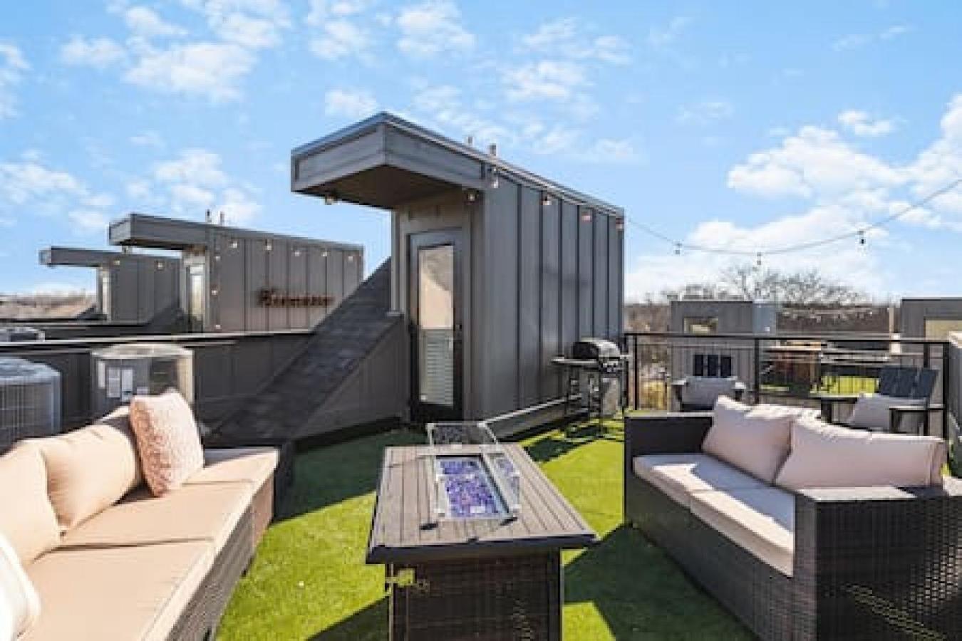 Spacious Home With Large Patio Rooftop Deck And Garage Nashville Eksteriør bilde