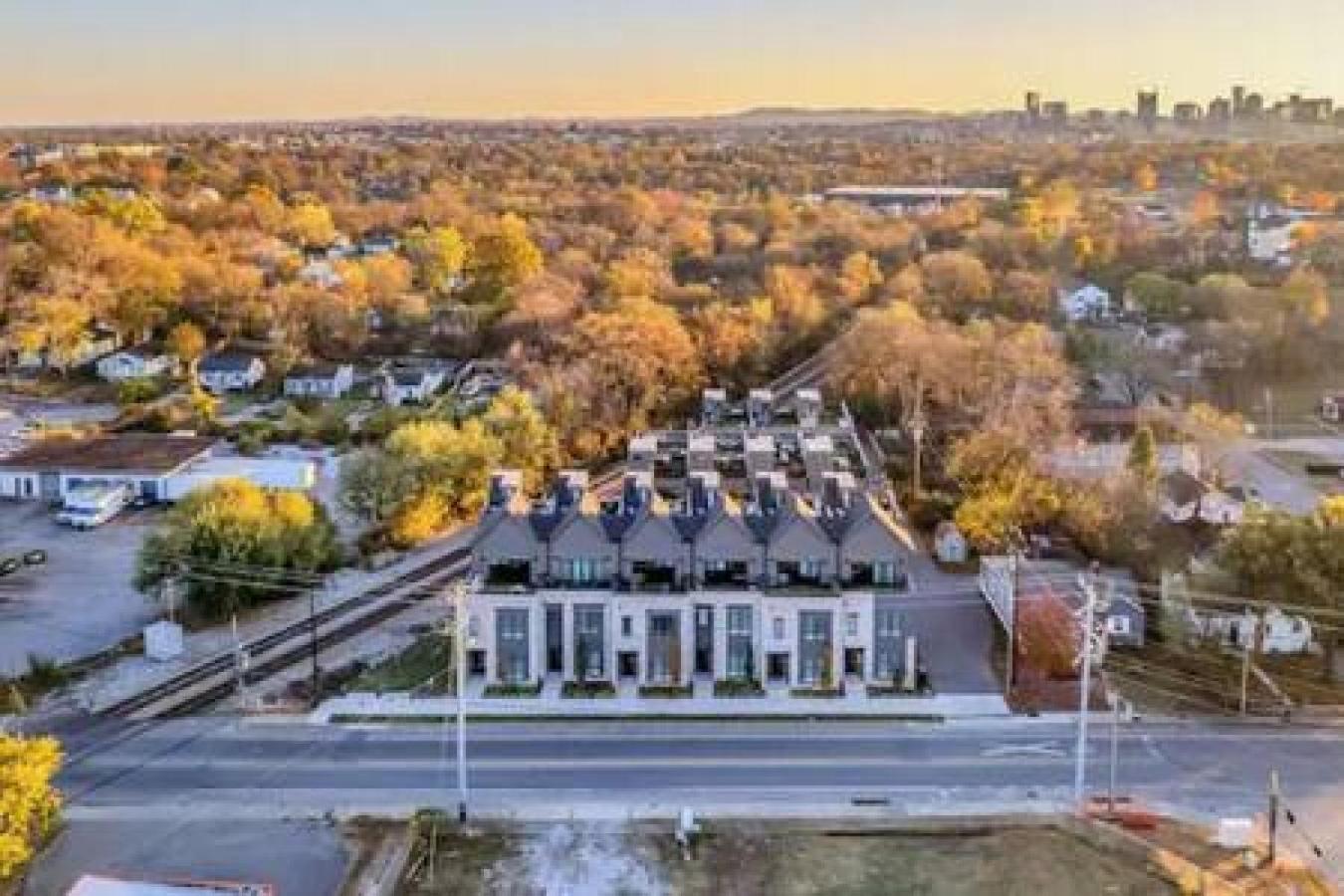 Spacious Home With Large Patio Rooftop Deck And Garage Nashville Eksteriør bilde