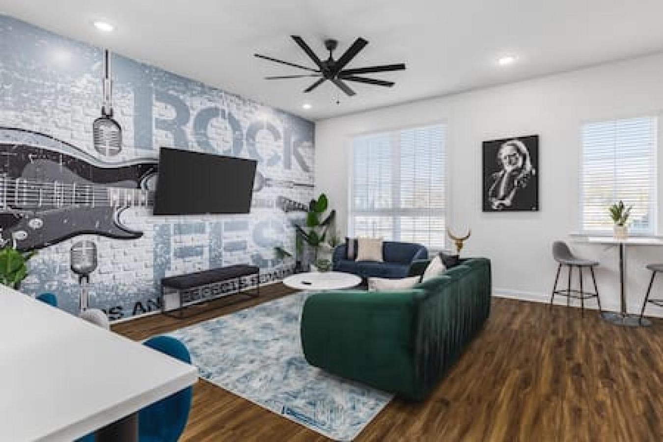 Spacious Home With Large Patio Rooftop Deck And Garage Nashville Eksteriør bilde